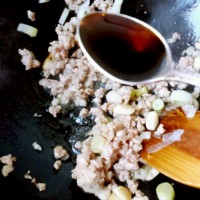 榨菜肉末粉丝煲–乌江榨菜的做法 图解6 -->
