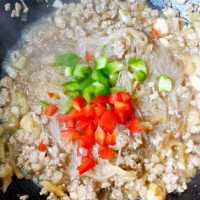 榨菜肉末粉丝煲–乌江榨菜的做法 图解12 -->