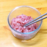 元气早餐——剁椒榨菜肉丝面 的做法 图解1 -->