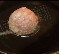 红烧狮子头的做法 图解9 -->