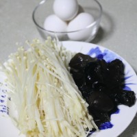 快手家常菜:金针菇炒鸡蛋的做法 图解1 -->