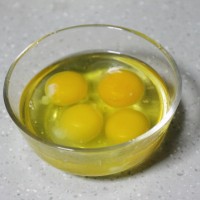 快手家常菜:金针菇炒鸡蛋的做法 图解2 -->