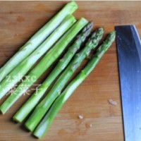芦笋鸡肉棒的做法 图解2 -->