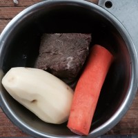 咖喱牛肉饭的做法 图解1 -->