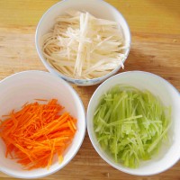 炝拌三丝——菁选酱油试用菜谱的做法 图解6 -->