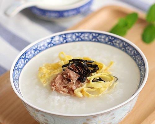 金枪鱼紫菜蛋丝粥的做法