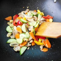 彩蔬炒肉片的做法 图解8 -->