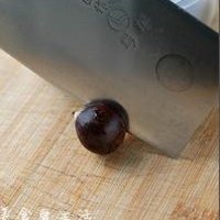 桂花蒸板栗的做法 图解2 -->