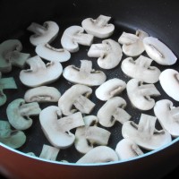 油煎蘑菇的做法 图解3 -->