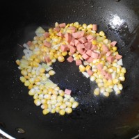 火腿炒玉米的做法 图解5 -->