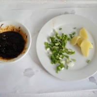 酱爆鱿鱼须的做法 图解2 -->
