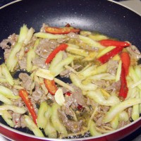 家乐上菜,家常有味泡椒牛柳的做法 图解4 -->