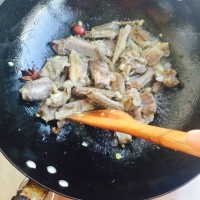 懒人美味羊排焖饭的做法 图解2 -->