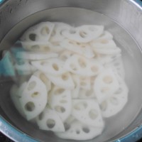 山楂藕片的做法 图解3 -->