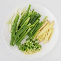 无水版剁椒蒸鱼的做法 图解2 -->