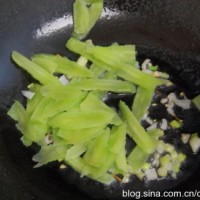清炒山药的做法 图解2 -->