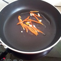 清炒莴笋丝-冬季暖身的做法 图解2 -->