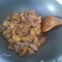 小鸡炖蘑菇-冬季暖身的做法 图解7 -->