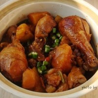 鸡腿炖土豆的做法 图解1 -->