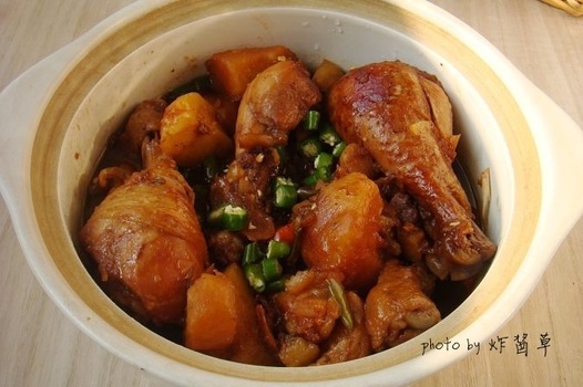 鸡腿炖土豆的做法