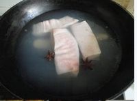 梅菜扣肉的做法 图解2 -->