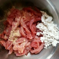 榨菜肉丝汤--乌江榨菜的做法 图解3 -->
