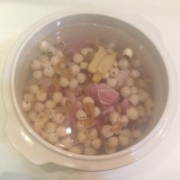 莲子瘦肉汤——献给妈妈的养心安神汤的做法 图解4 -->