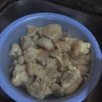 卤猪脚的做法 图解1 -->
