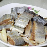 吃过就忘不掉的香酥带鱼的做法 图解2 -->