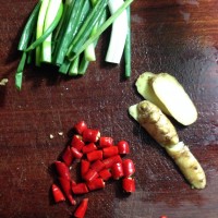 姜葱炒花甲的做法 图解2 -->