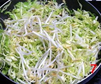 家常肉丝炒饼的做法 图解7 -->