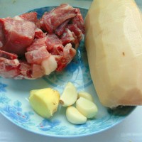 排骨莲藕汤的做法 图解1 -->