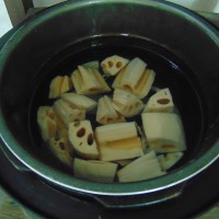排骨莲藕汤的做法 图解7 -->