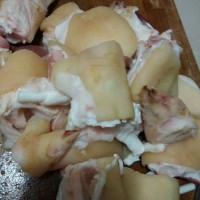 黄豆猪蹄煲-冬季暖身菜的做法 图解1 -->