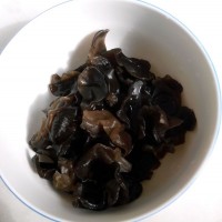 补血木耳猪肝的做法 图解2 -->
