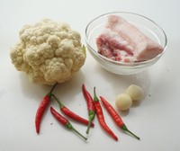 五花肉爆炒花菜的做法 图解1 -->