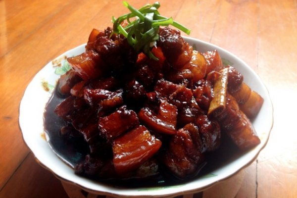 简约版红烧肉《本帮菜系—浓油赤酱》的做法