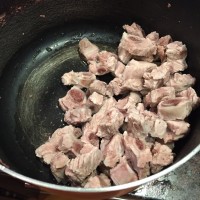 白萝卜炖排骨的做法 图解1 -->