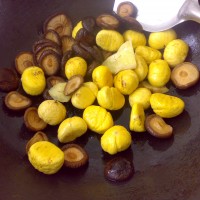 栗子煮香菇的做法 图解2 -->
