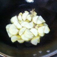 双椒爆炒土豆杏鲍菇(创意菜)的做法 图解5 -->