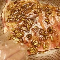 鲜嫩入味的烤羊排配土豆的做法 图解3 -->