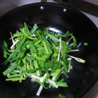 韭菜炒猪血的做法 图解10 -->