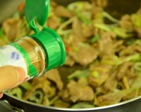 孜然葱爆羊肉的做法 图解6 -->