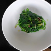 凉拌菠菜花生米的做法图解4