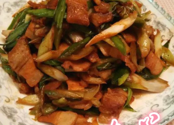 蒜苗炒五花肉的做法
