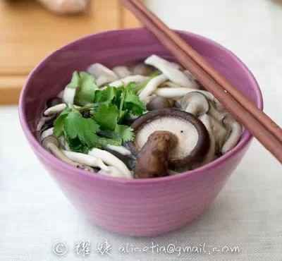 鲜掉眉毛——鲜菌汤的做法