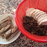 香芋梅菜扣肉的做法图解1
