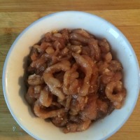 杏鲍菇炒肉丝的做法图解1