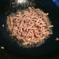 杏鲍菇炒肉丝的做法图解3
