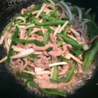 杏鲍菇炒肉丝的做法图解6